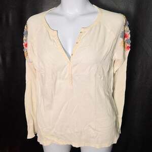SunDance 1/3 button-down floral embroidered peasant top size large